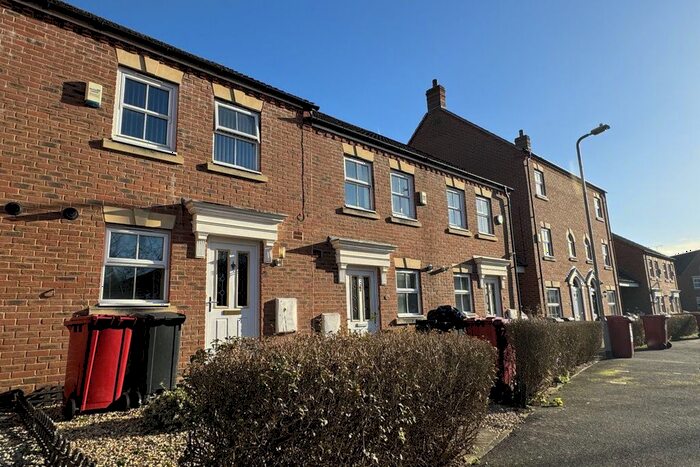 2 Bedroom Property To Rent In Parsons Road, Langley, Slough, SL3