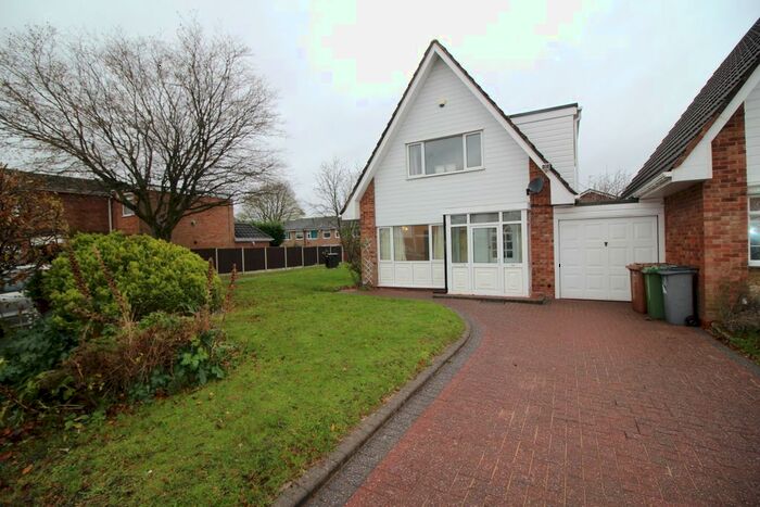 3 Bedroom Link Detached House To Rent In Wharton Avenue, Solihull B92