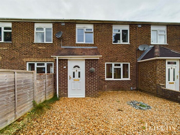 3 Bedroom Terraced House For Sale In Quilter Road, Basingstoke, RG22