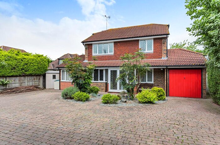 4 Bedroom Detached House To Rent In Reading Road, Winnersh, RG41