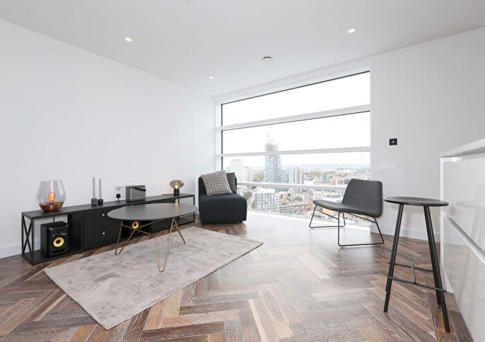 2 Bedroom Flat To Rent In Eagle Point, City Road, London, EC1V