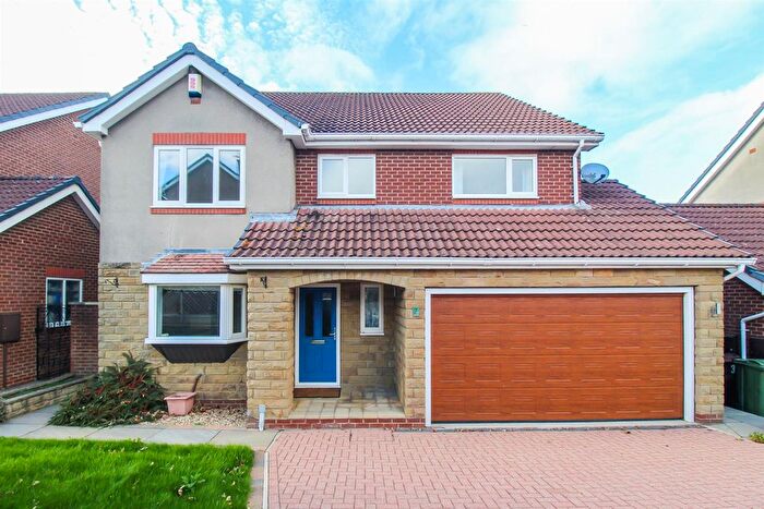 4 Bedroom Detached House For Sale In Crossfield Court, Overton, Wakefield, WF4