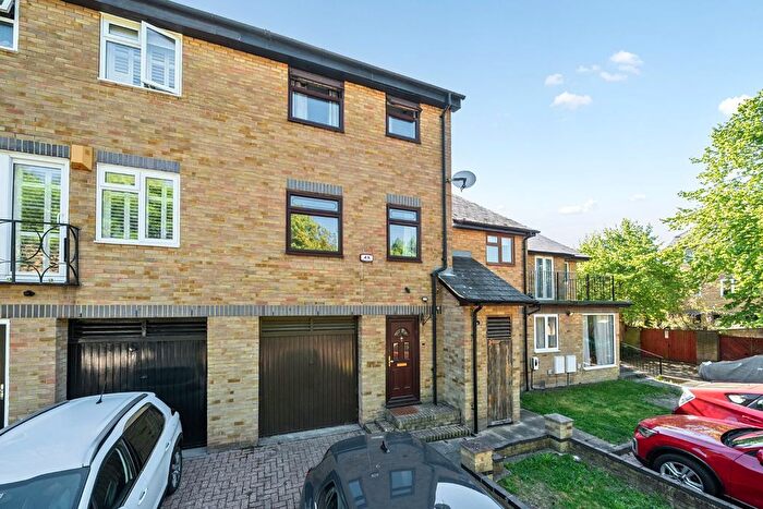5 Bedroom Detached House For Sale In Surrey Water Road, Canada Water, London, SE16
