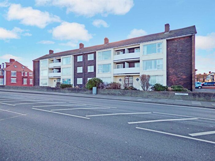 2 Bedroom Apartment To Rent In Links Court, Whitley Bay, NE26