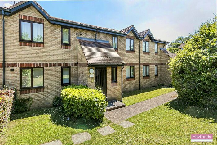 1 Bedroom Flat To Rent In Waddington Close, Burleigh Road, Enfield, EN1