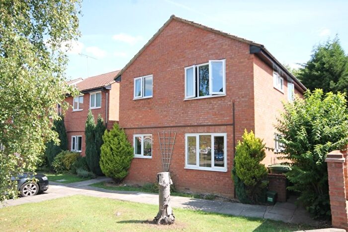 2 Bedroom Flat To Rent In Church Road, Great Bookham, KT23