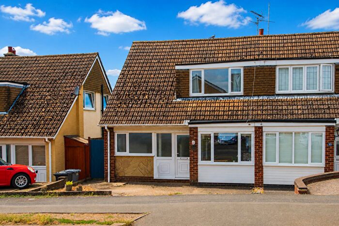 3 Bedroom Semi-Detached House To Rent In Grosvenor Road, Barton Seagrave, Kettering, NN15