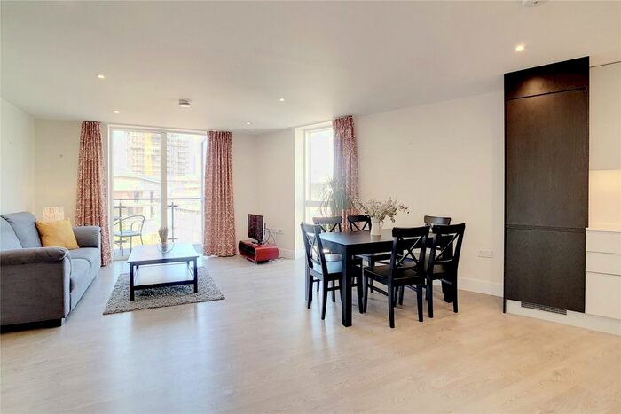 3 Bedroom Flat To Rent In Ruckholt Road, London, E10