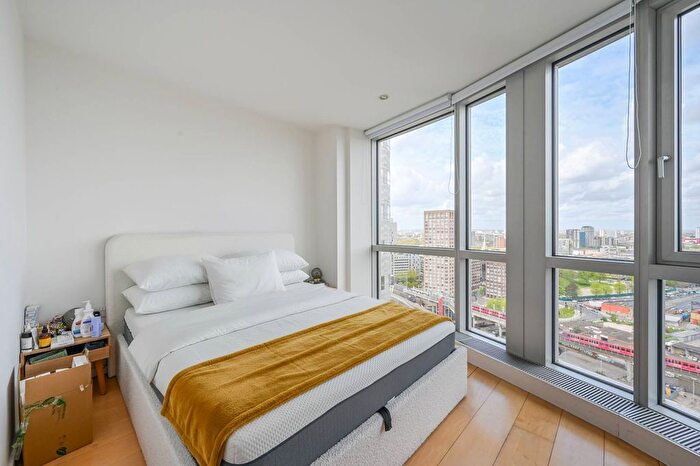 1 Bedroom Flat For Sale In Ontario Tower, Canary Wharf, London, E14