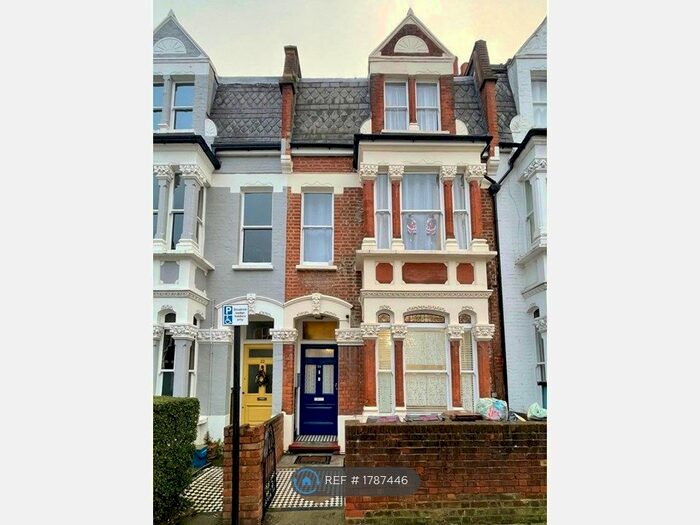 2 Bedroom Flat To Rent In Stoke Newington, London, N16