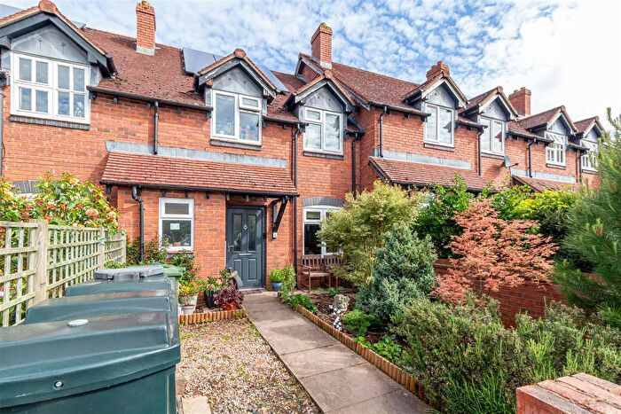 3 Bedroom Terraced House For Sale In Winnington Close, Clifton-On-Teme, Worcester, WR6