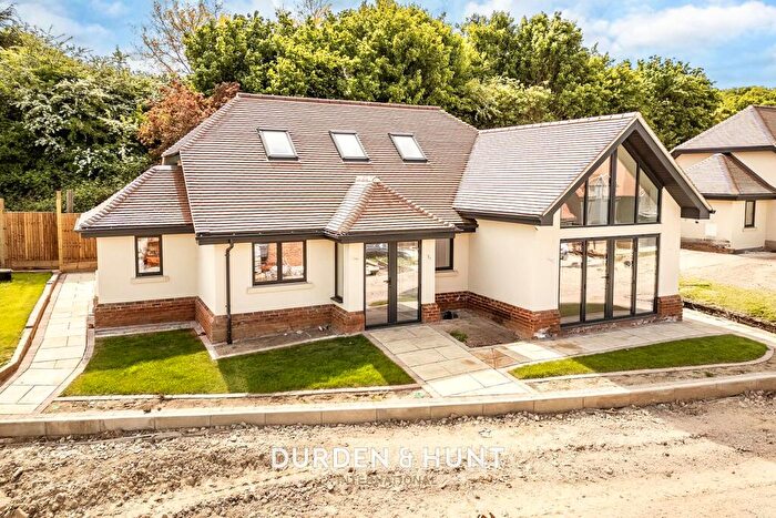2 Bedroom Detached Bungalow To Rent In Mott Street, Loughton, IG10
