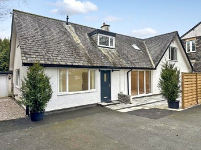 2 Bedroom Flat For Sale In First Floor Flat At Yewgarth, New Road, Windermere, Cumbria, LA23