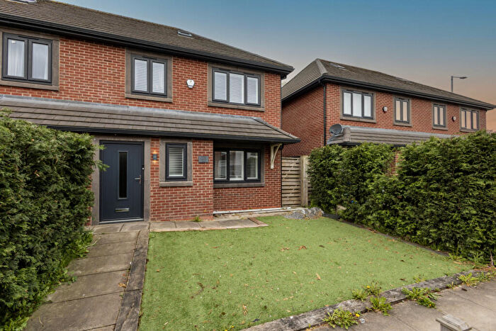 4 Bedroom Semi Detached House For Sale In Birch Lane, Dukinfield, SK16