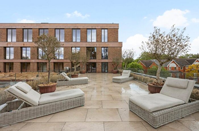 Studio To Rent In Willesden Lane, Willesden, Brent, London, NW2