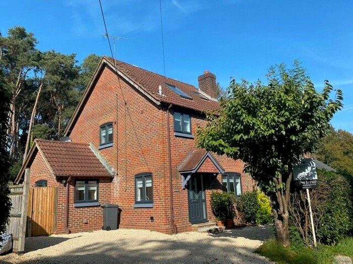 4 Bedroom Detached House To Rent In Saunders Lane, Awbridge, Romsey, Hampshire, SO51