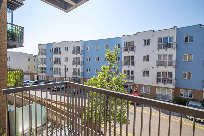2 Bedroom Apartment For Sale In Cabot Close, Croydon, CR0