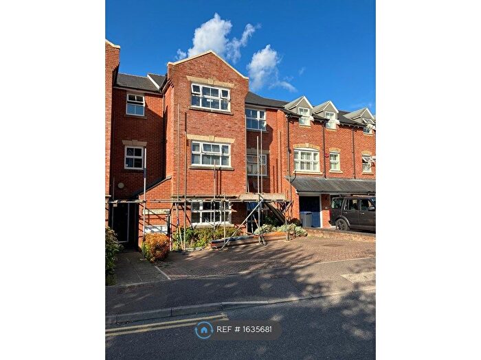 2 Bedroom Flat To Rent In Gardeners Place, Chartham, Canterbury, CT4