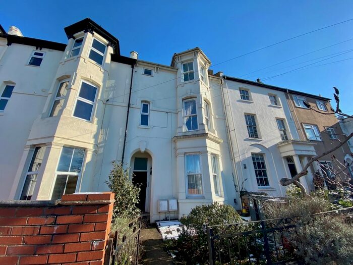 2 Bedroom Flat To Rent In Tachbrook Road, Leamington Spa CV31