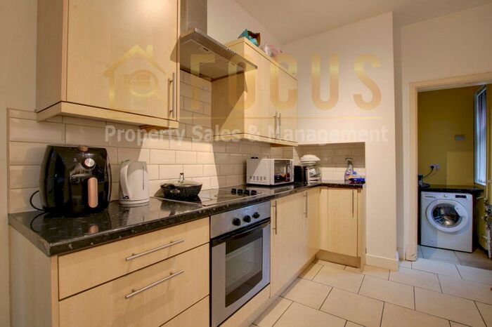 4 Bedroom Terraced House To Rent In Welford Road, Leicester, LE2
