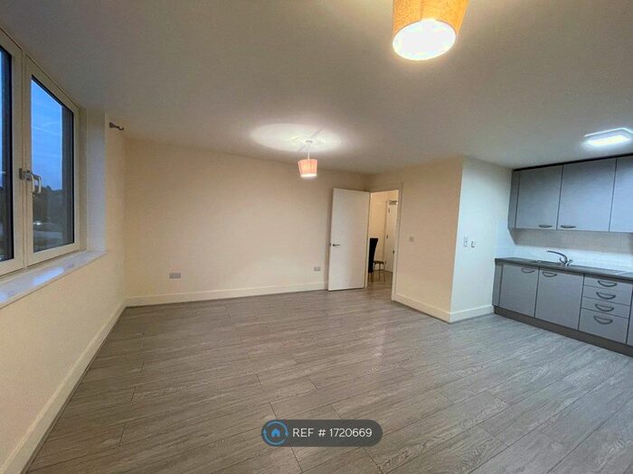 1 Bedroom Flat To Rent In Alencon Link, Basingstoke, RG21