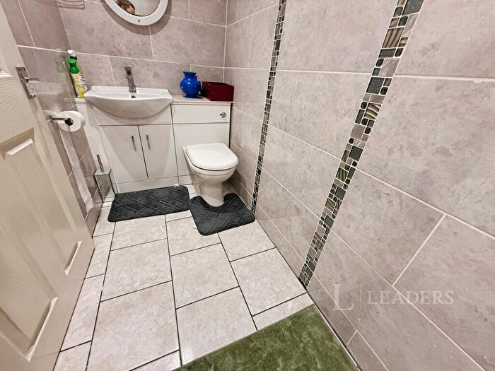 1 Bedroom Flat To Rent In High Oak, DY5