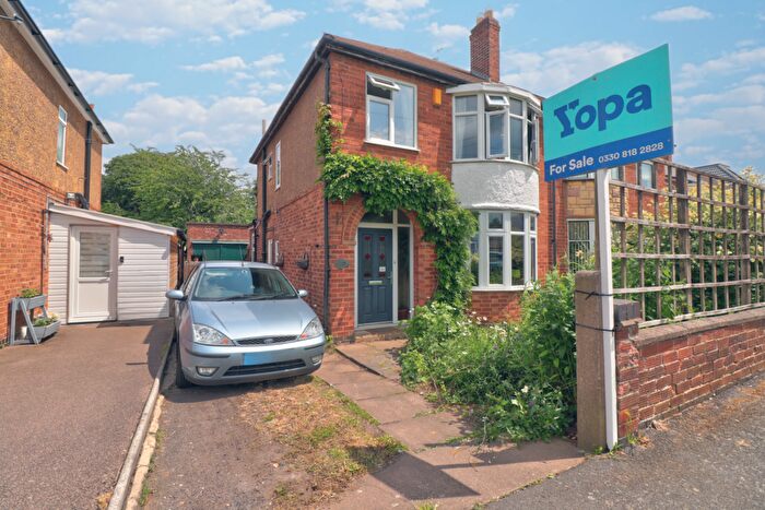 3 Bedroom Semi-Detached House For Sale In Thurcaston Road, Leicester, LE4