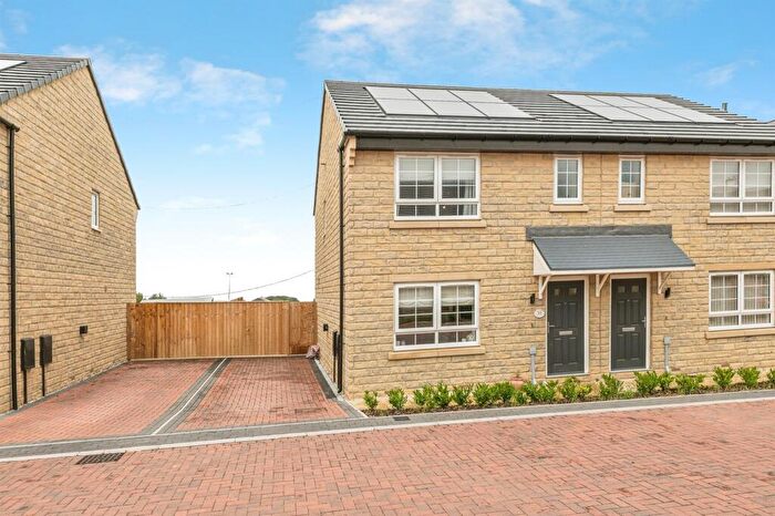 3 Bedroom Semi-Detached House For Sale In Siderite Close, Emley, Huddersfield, HD8