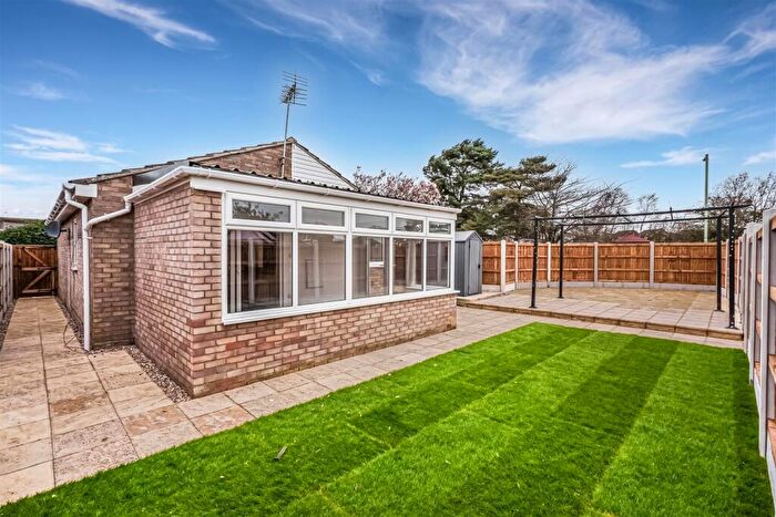 2 Bedroom Bungalow To Rent In Snows Way, Brantham, CO11