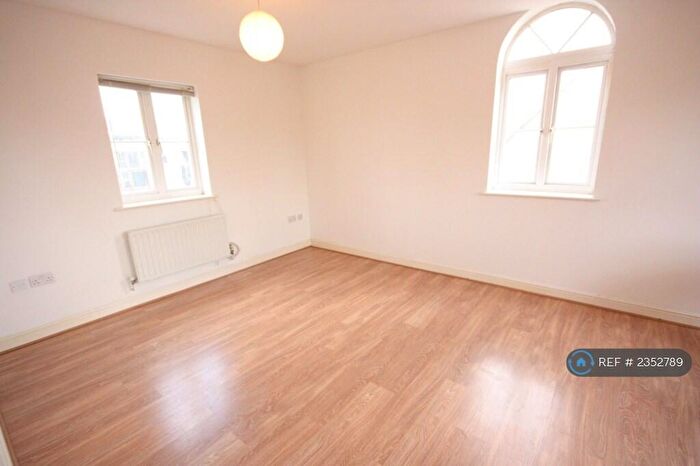 2 Bedroom Flat To Rent In Kelly Avenue, London, SE15