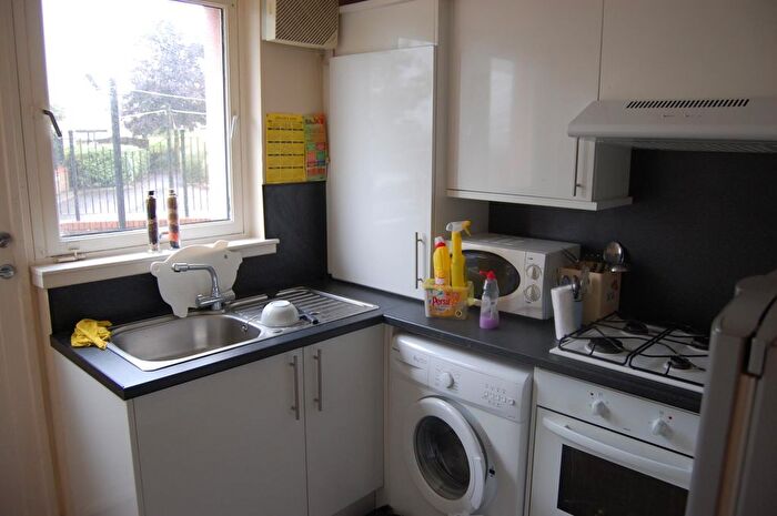 1 Bedroom Flat To Rent In Windsor Crescent, Clydebank, G81