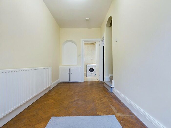 3 Bedroom Terraced House For Sale In Windlesham Avenue, BN1