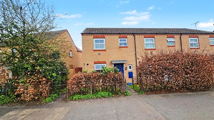 3 Bedroom End Of Terrace House For Sale In Stratford Road, Roade, Northampton, NN7