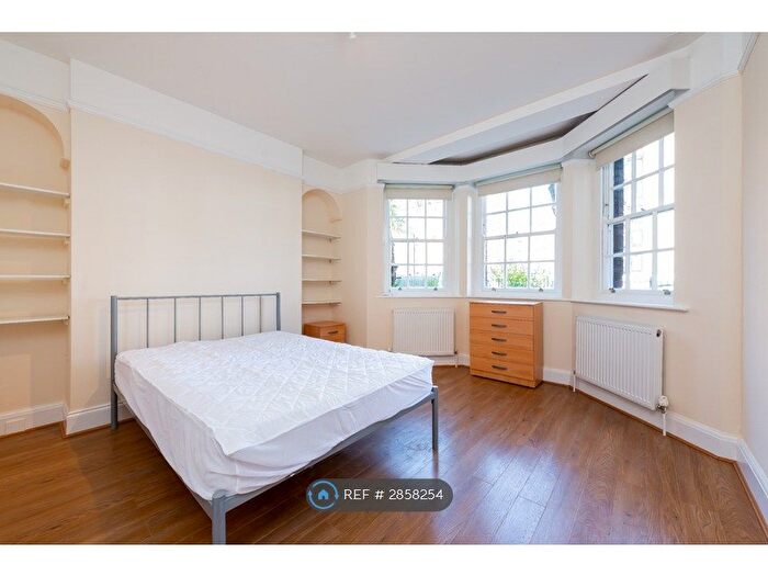 2 Bedroom Flat To Rent In Parkhurst Court, London, N7