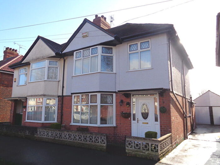 3 Bedroom Semi-Detached House To Rent In Goddard Avenue, HU5