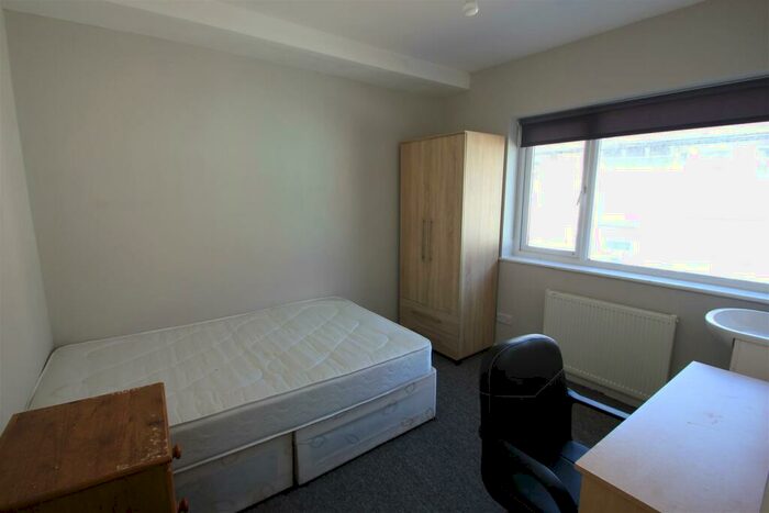 5 Bedroom Semi-Detached House To Rent In St Mary Magdalene Street, Brighton, BN2