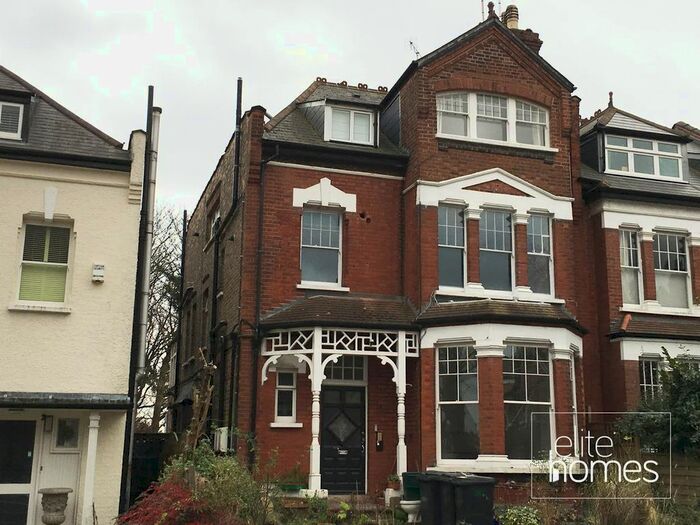 Studio To Rent In Church Crescent, London, N10
