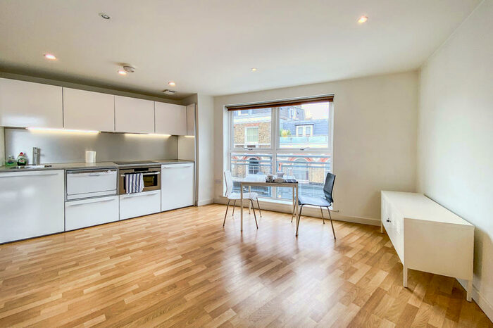 Studio To Rent In Essex Road, Islington, N1