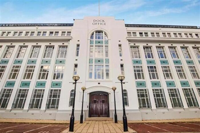 4 Bedroom Flat To Rent In Dock Office, Trafford Road, Salford, Lancashire, M50