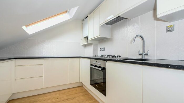1 Bedroom Flat To Rent In Stanwell Road, Ashford, TW15