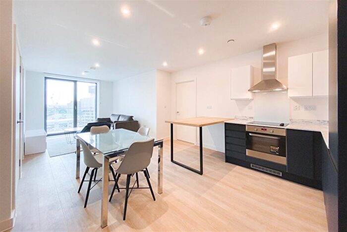 2 Bedroom Apartment To Rent In Laurence Place, Embankment West, M3