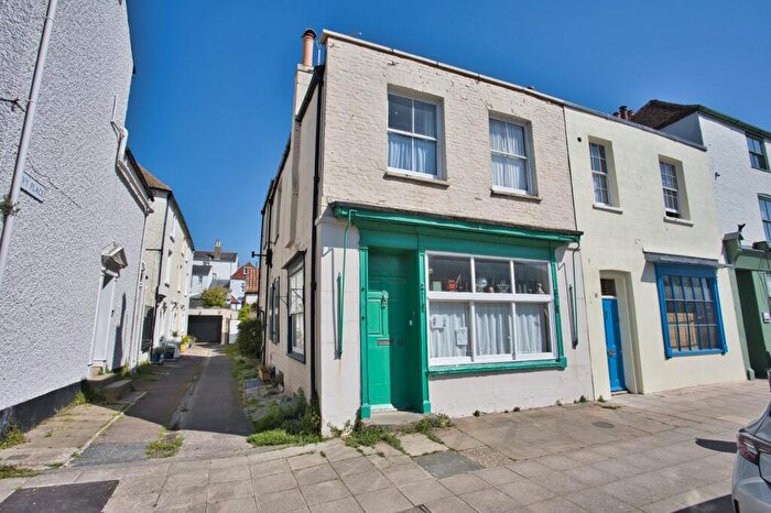 3 Bedroom End Of Terrace House For Sale In High Street, Deal, CT14