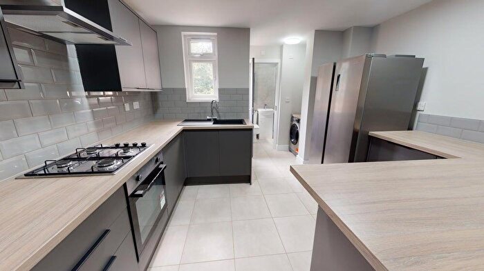 3 Bedroom House To Rent In Gleave Road, Selly Oak, B29