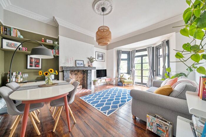2 Bedroom Flat For Sale In Maberley Road, Crystal Palace, London, SE19