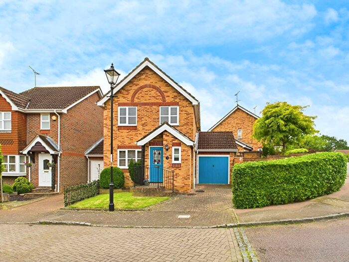 2 Bedroom Detached House For Sale In Skylark View, Horsham, RH12