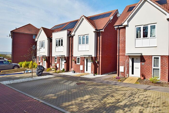 3 Bedroom End Terrace House To Rent In Laidler Crescent, Princes Risborough, HP27