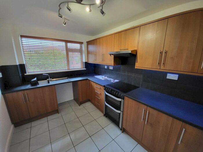 3 Bedroom Maisonette To Rent In Gill Bent Road, Cheadle Hulme, SK8