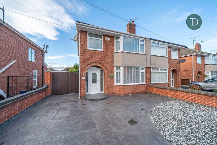 3 Bedroom Semi Detached House For Sale In Maple Grove, Whitby, Ellesmere Port, CH66