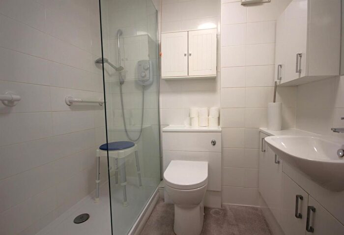 1 Bedroom Flat For Sale In High Oaks House, Locks Heath, Southampton, SO31