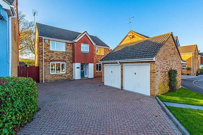 4 Bedroom Detached House For Sale In Laburnum Way, Rayleigh, SS6